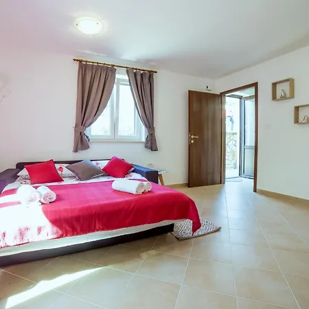 Apartament Podini *