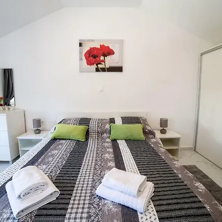 Apartament Podini *