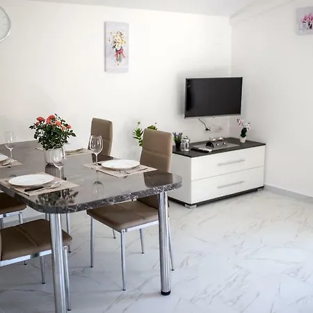 Apartament Podini